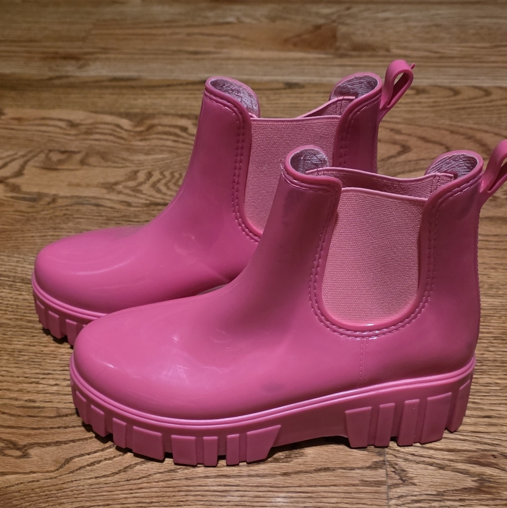Hot Pink Women's Rainboots